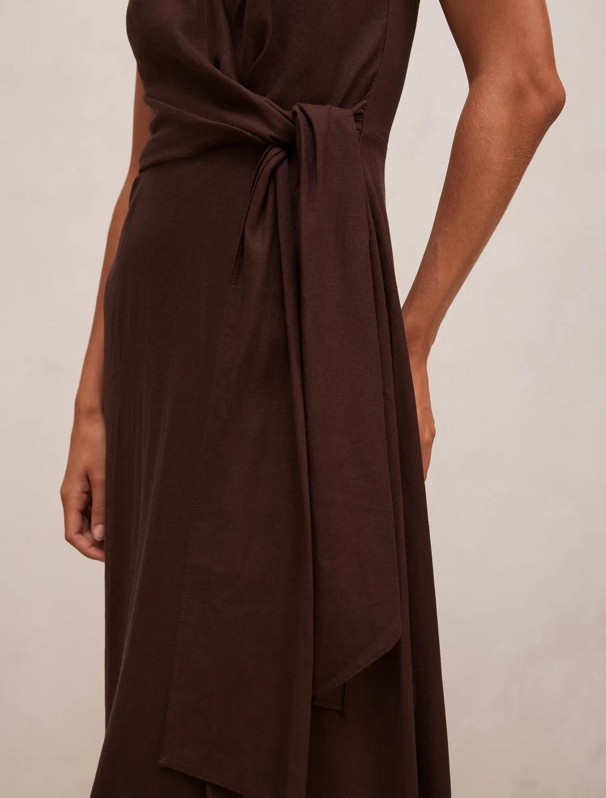 Zoey Halter Tie Midi Bitter Chocolate