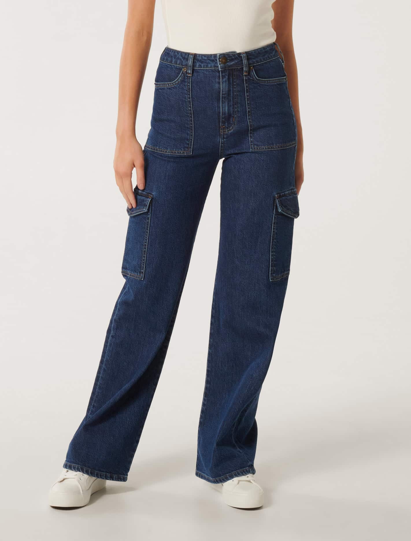 Forever New Women's Jenny Cargo Jean in Dark Wash