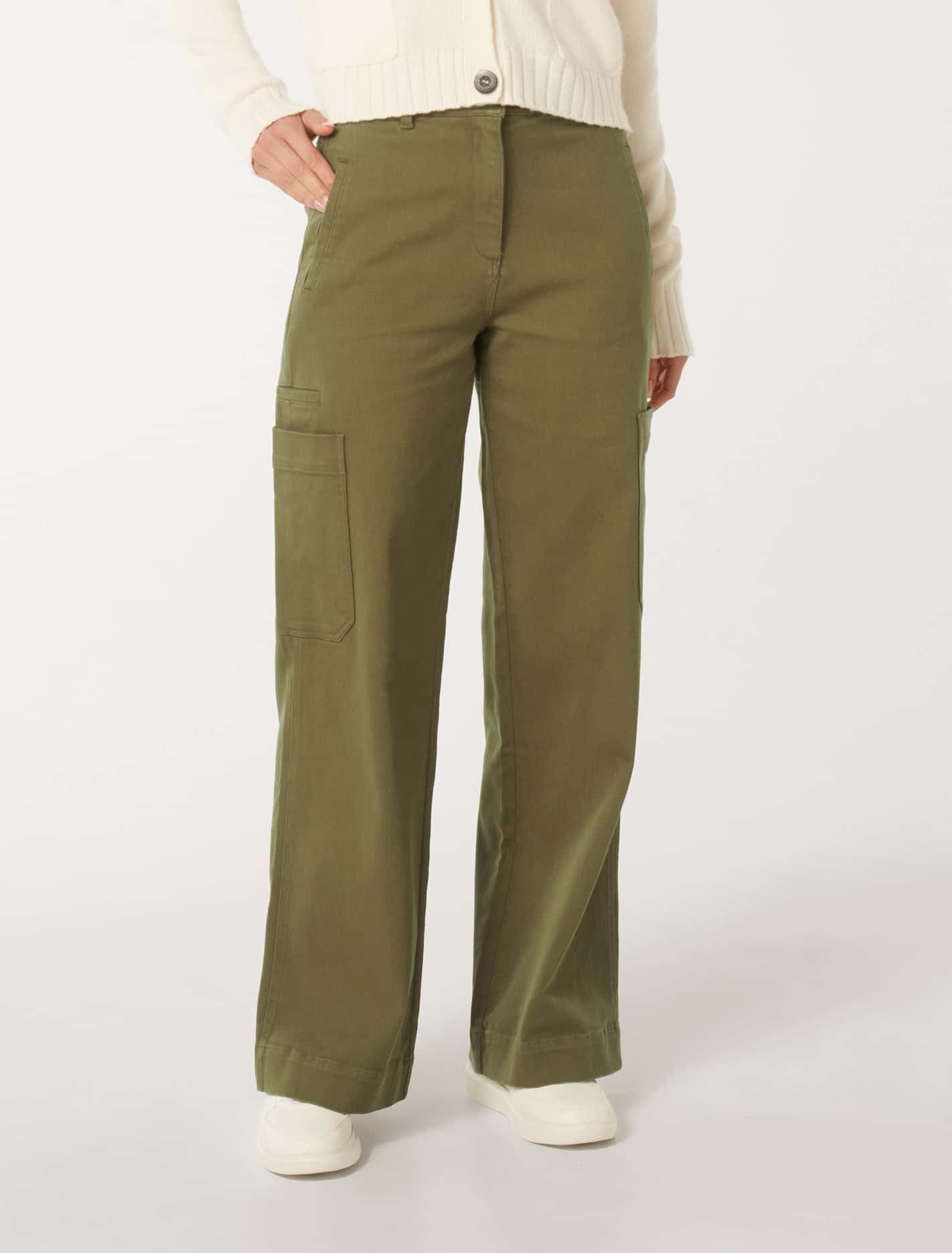 Forever New Women's Bobbie Wide-Leg Cargo Pants in Khaki